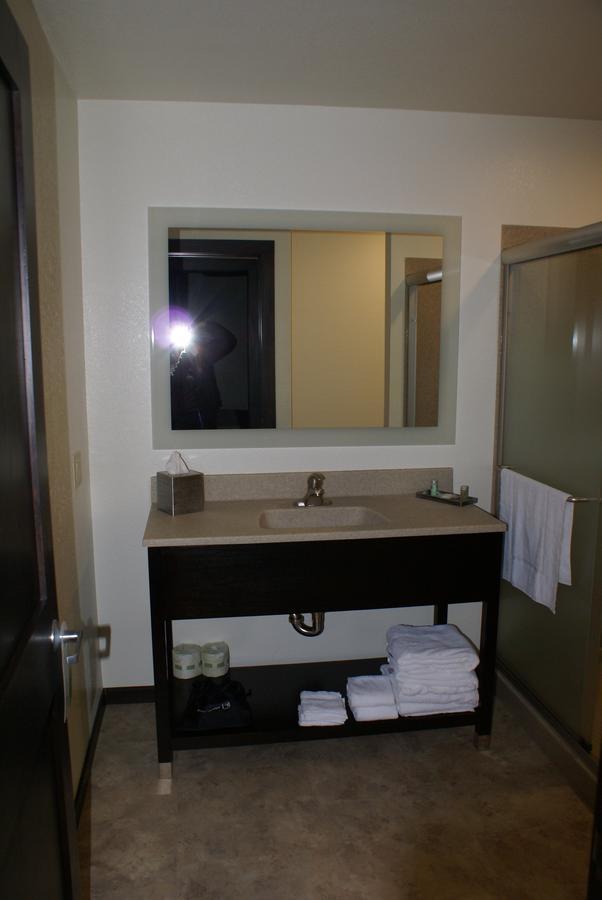 Boarders Inn & Suites By Cobblestone Hotels - Syracuse 외부 사진