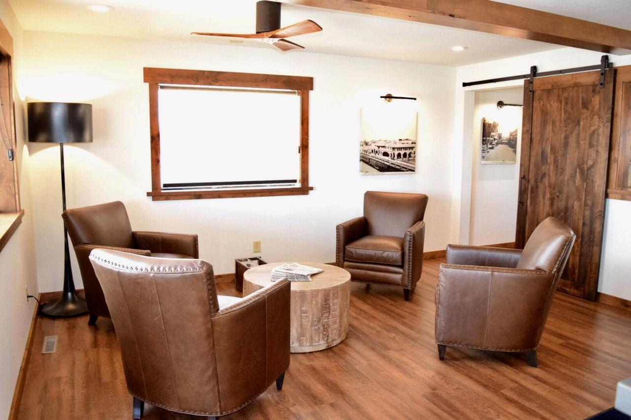 Boarders Inn & Suites By Cobblestone Hotels - Syracuse 외부 사진