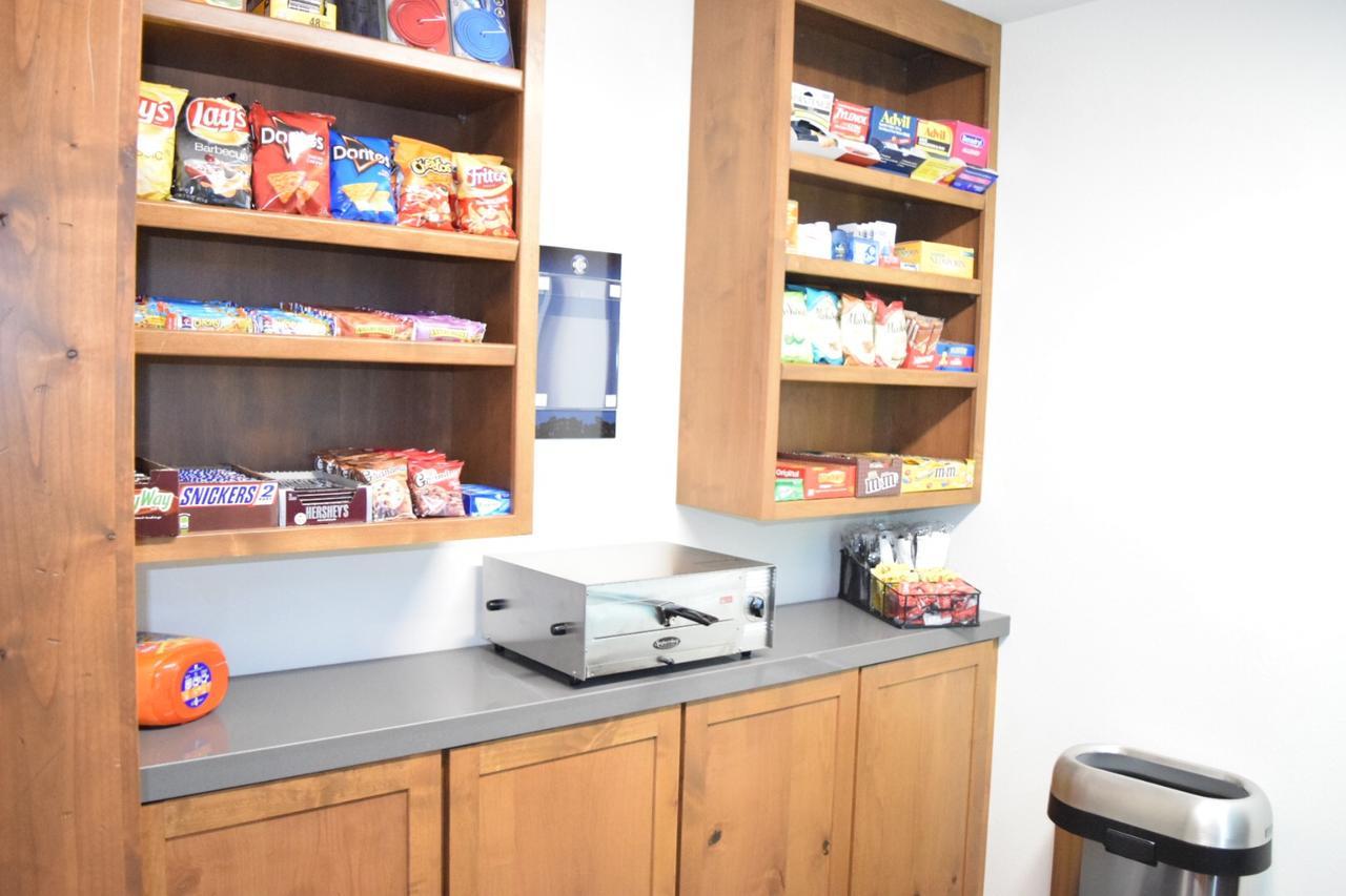 Boarders Inn & Suites By Cobblestone Hotels - Syracuse 외부 사진