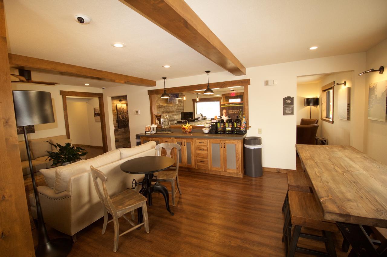 Boarders Inn & Suites By Cobblestone Hotels - Syracuse 외부 사진