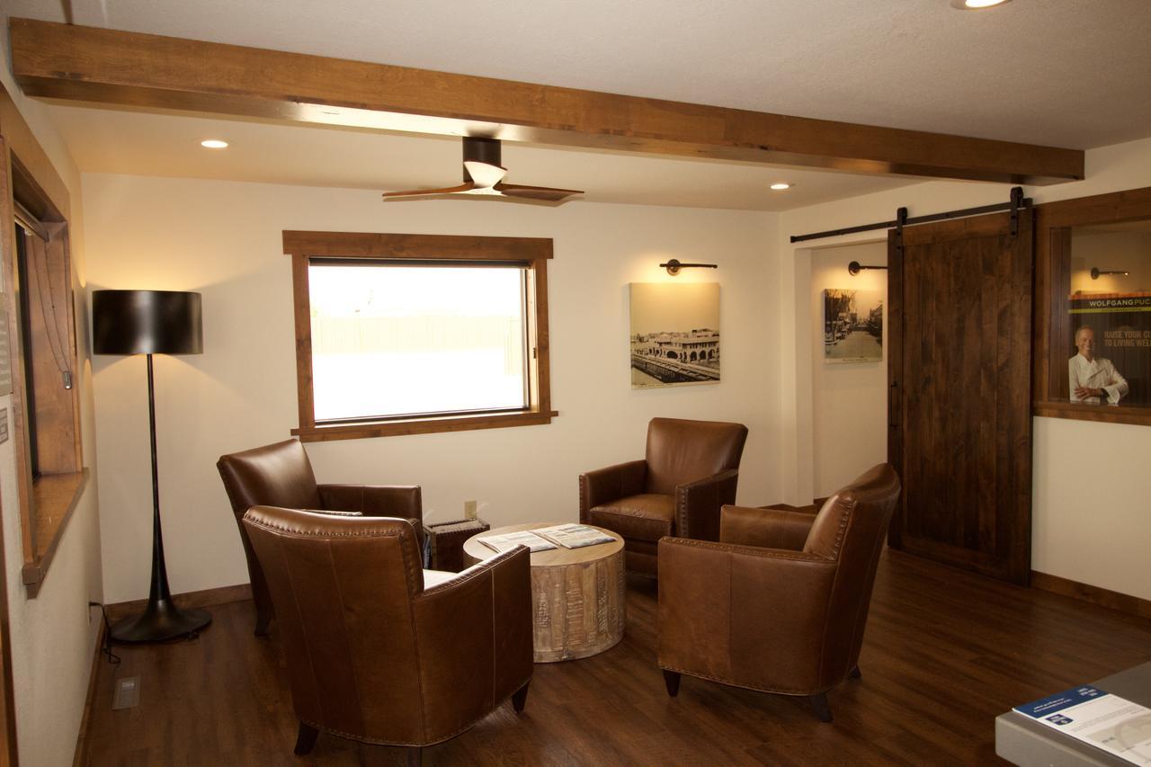 Boarders Inn & Suites By Cobblestone Hotels - Syracuse 외부 사진