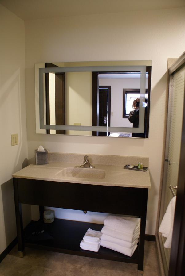 Boarders Inn & Suites By Cobblestone Hotels - Syracuse 객실 사진