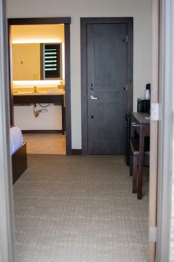 Boarders Inn & Suites By Cobblestone Hotels - Syracuse 외부 사진
