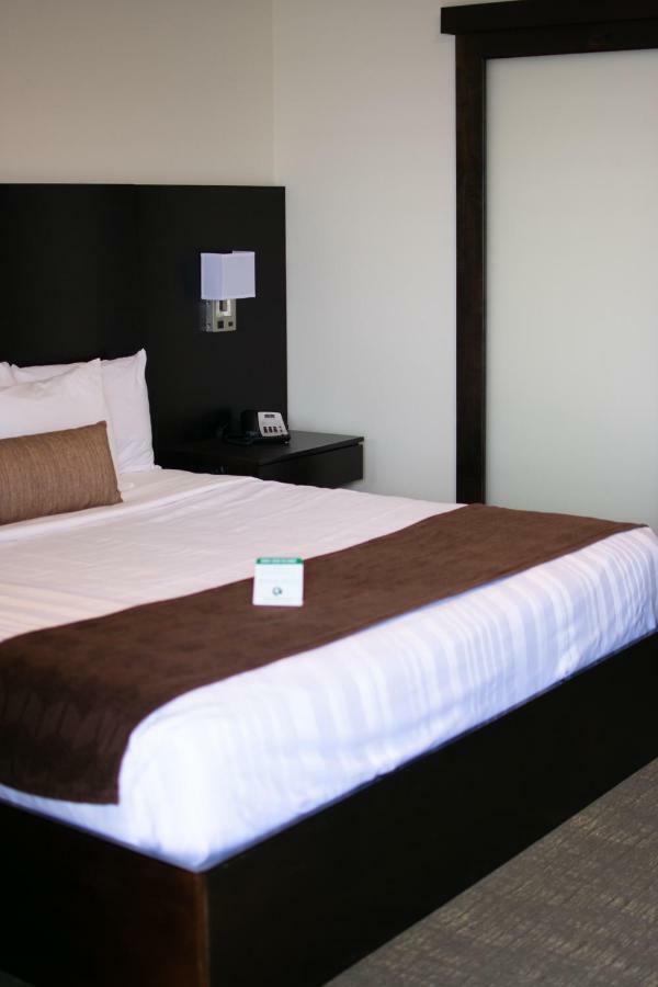 Boarders Inn & Suites By Cobblestone Hotels - Syracuse 외부 사진