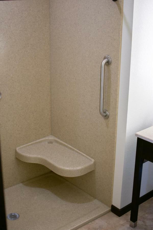 Boarders Inn & Suites By Cobblestone Hotels - Syracuse 외부 사진