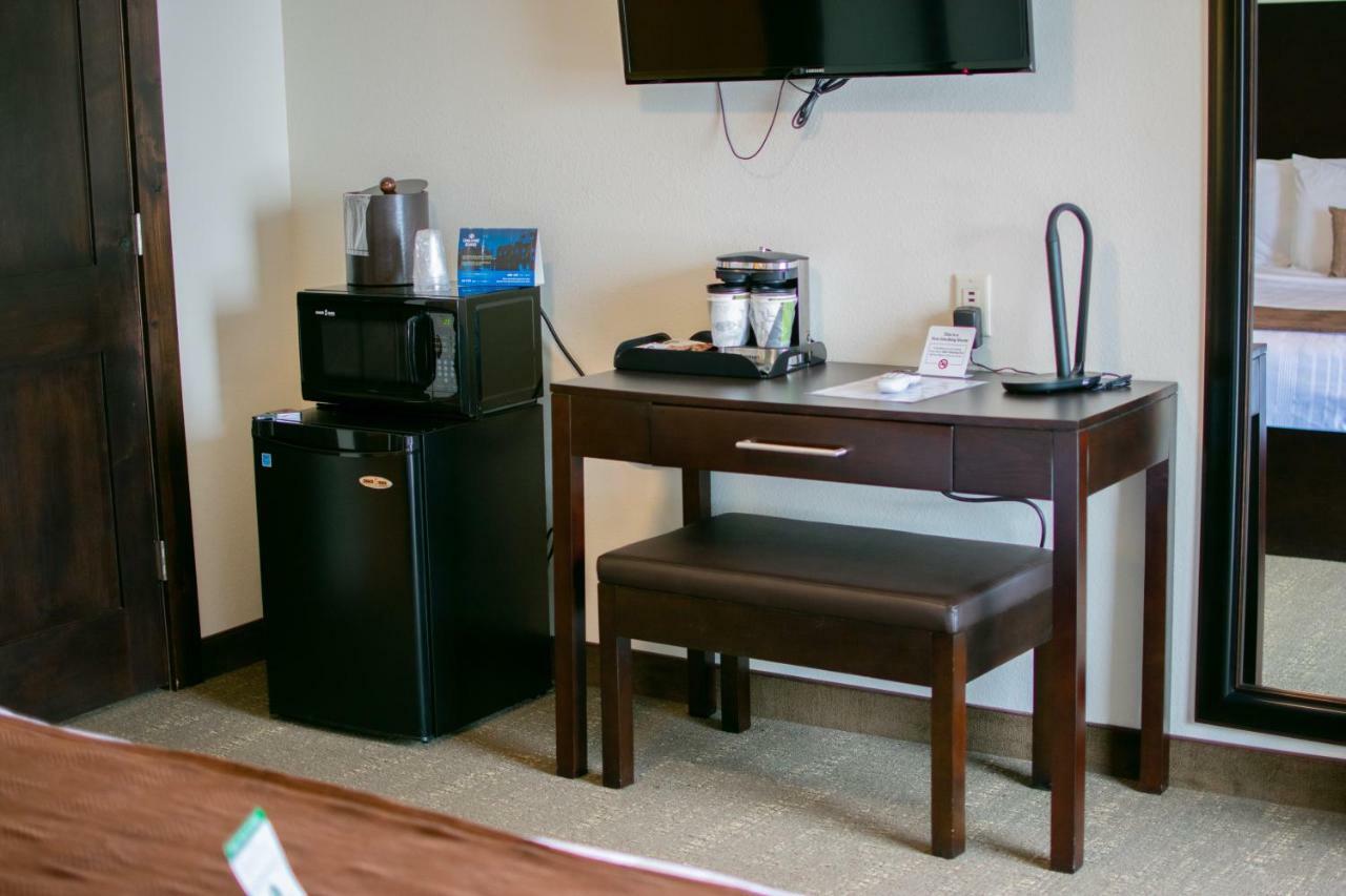Boarders Inn & Suites By Cobblestone Hotels - Syracuse 외부 사진