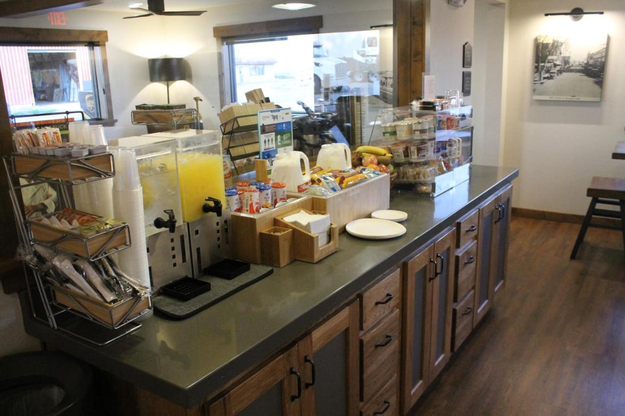 Boarders Inn & Suites By Cobblestone Hotels - Syracuse 외부 사진